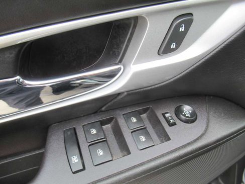 Used 2017 GMC Terrain SLE w/ Technology Package image 16