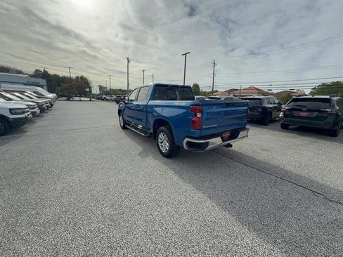 Used 2023 Chevrolet Silverado 1500 LT AWD/4WD image 3