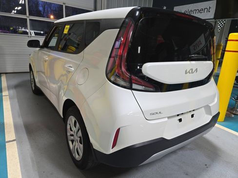 Used 2023 Kia Soul LX FWD image 8