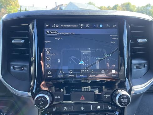 Used 2024 RAM 1500 Laramie image 13