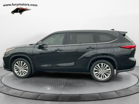 Used 2023 Toyota Highlander Platinum AWD/4WD image 6