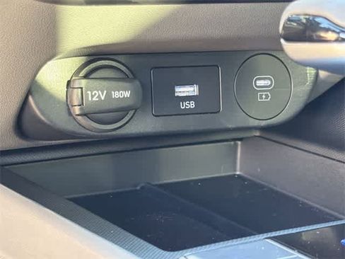 Certified 2025 Hyundai Elantra SEL image 24