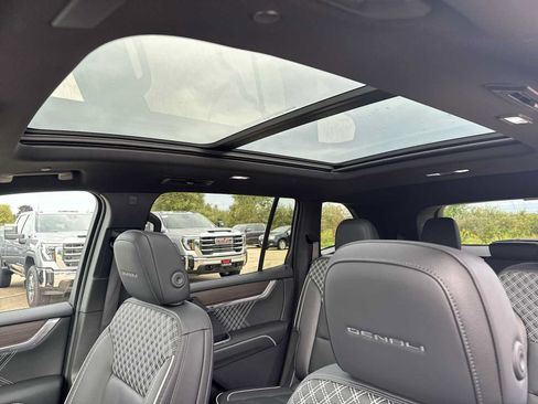 Used 2024 GMC Acadia Denali w/ Super Cruise Package AWD/4WD image 16