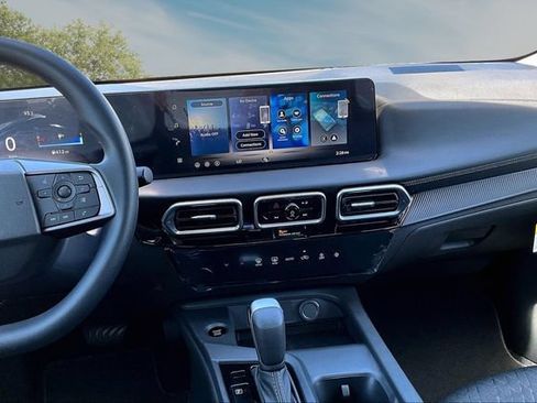 New 2027 Nissan Sentra SV FWD image 6
