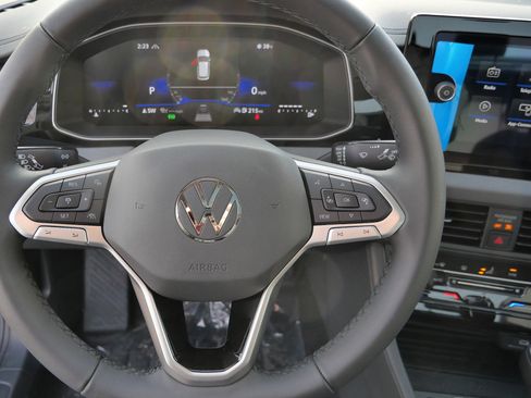 New 2026 Volkswagen Jetta SE image 9