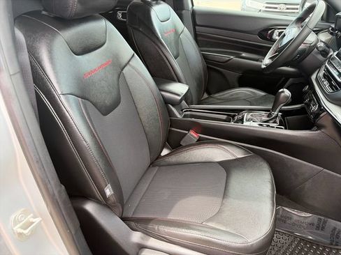 Used 2024 Jeep Compass Trailhawk AWD/4WD image 27