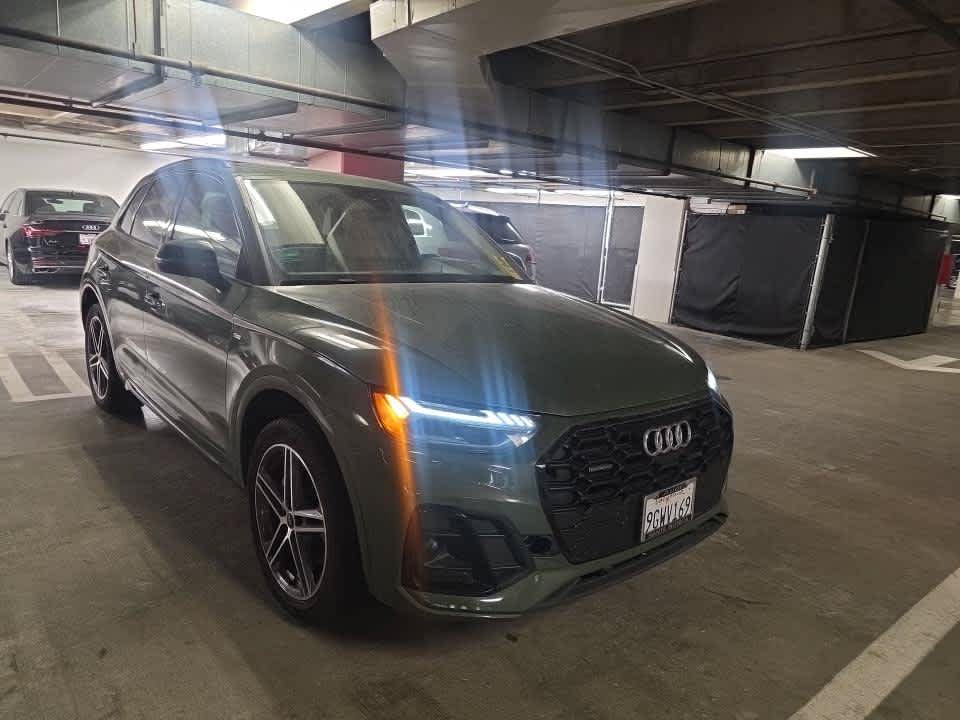 Used 2023 Audi Q5 e Prestige w/ Prestige Package AWD/4WD image 3