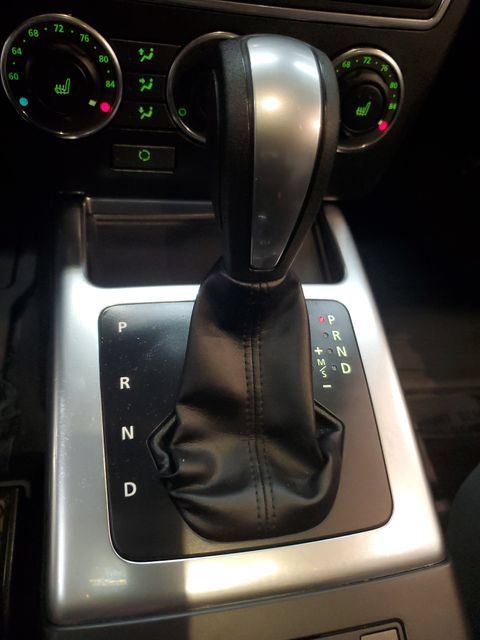 Used 2015 Land Rover LR2 AWD/4WD image 25