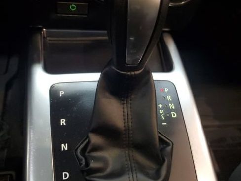 Used 2015 Land Rover LR2 AWD/4WD image 25