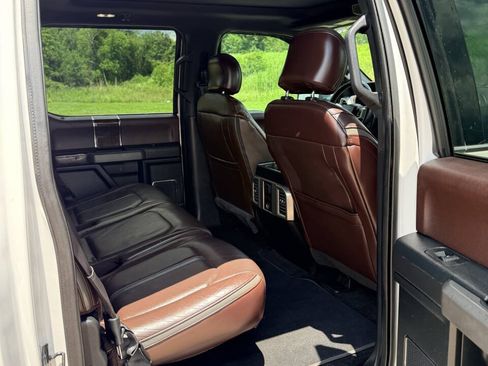 Used 2015 Ford F150 Platinum w/ Equipment Group 701A Luxury AWD/4WD image 17