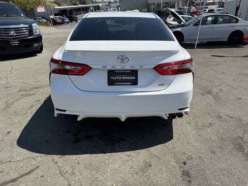 Used 2018 Toyota Camry SE FWD image 5