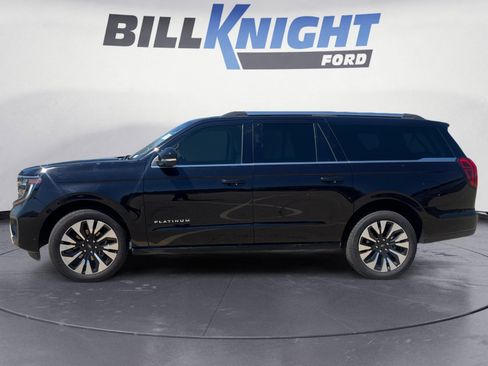 Used 2025 Ford Expedition Max Platinum w/ Driver's Package AWD/4WD image 2