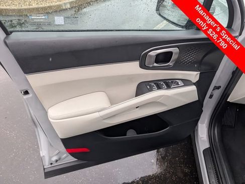 Used 2024 Kia Sorento S AWD/4WD image 13