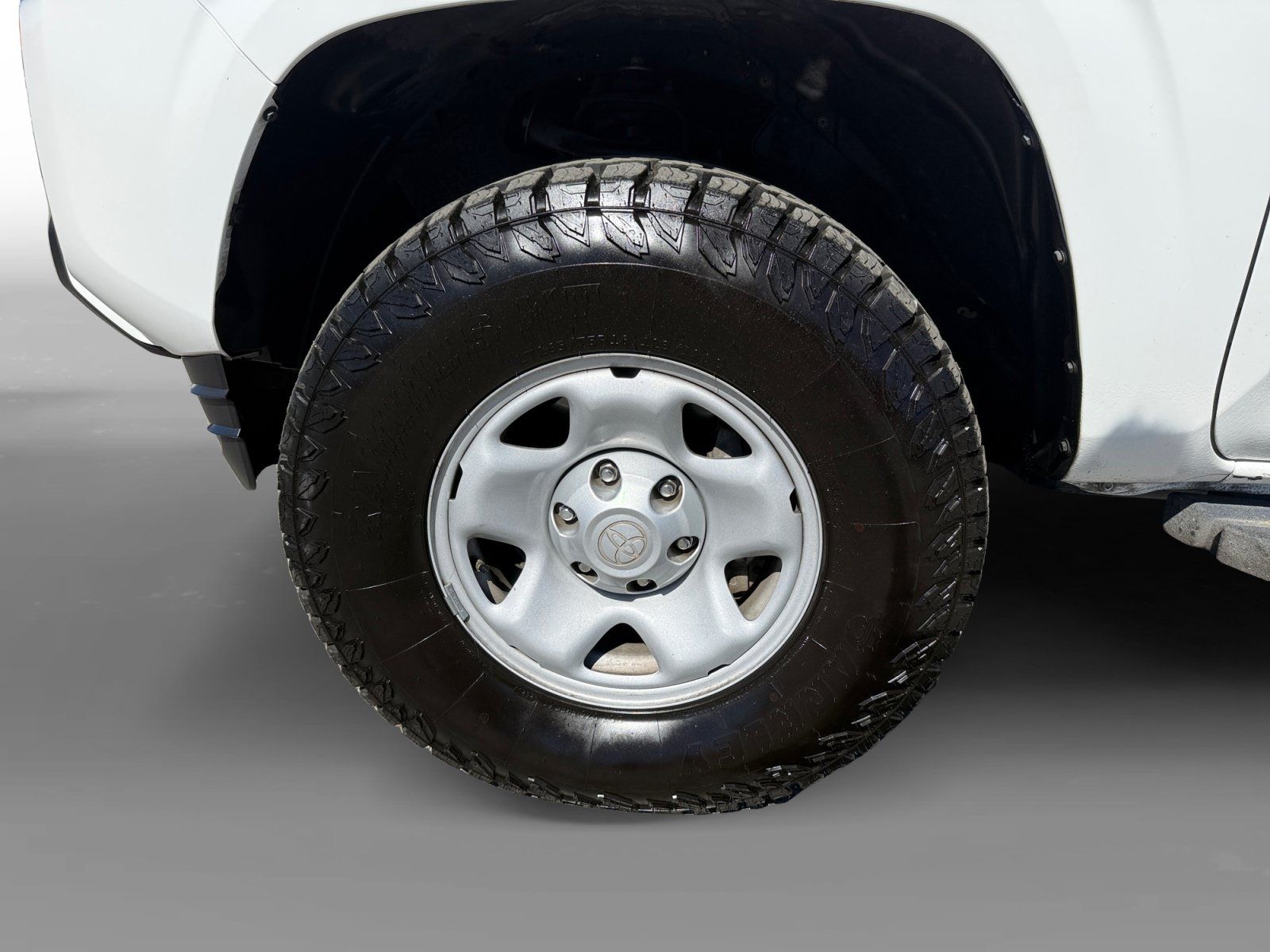 Used 2023 Toyota Tacoma SR AWD/4WD image 9