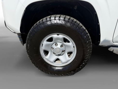 Used 2023 Toyota Tacoma SR AWD/4WD image 9