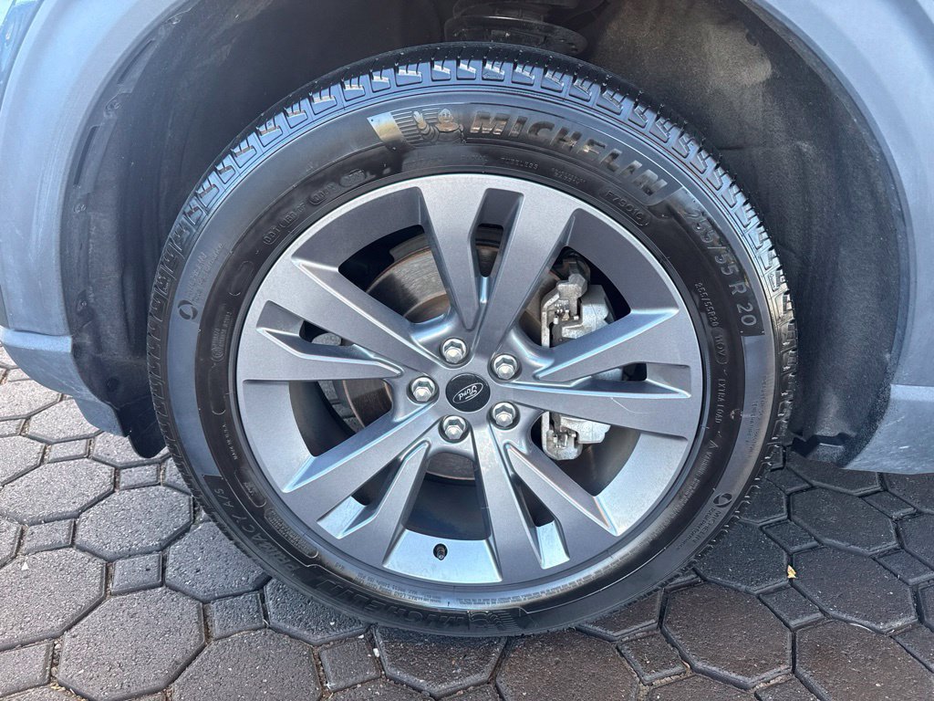 Used 2023 Ford Explorer XLT w/ Equipment Group 202A AWD/4WD image 11