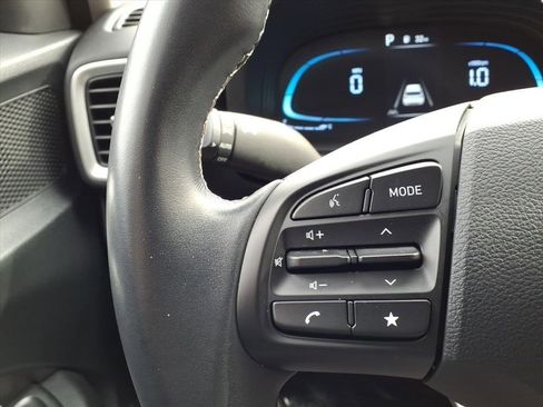 Used 2023 Hyundai Venue SEL w/ Cargo Package image 23