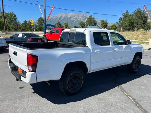 Used 2022 Toyota Tacoma SR AWD/4WD image 7