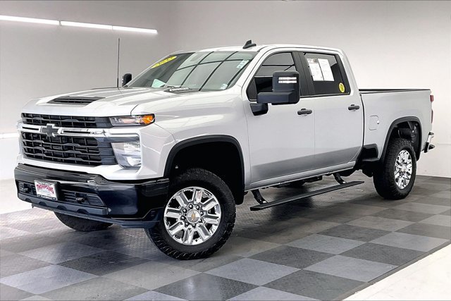 Used 2022 Chevrolet Silverado 2500 Custom w/ Custom Value Package AWD/4WD image 12