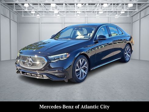 New 2026 Mercedes-Benz E 350 4MATIC Sedan image 2