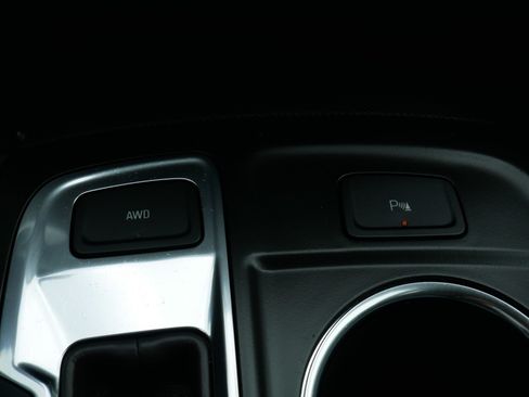 Used 2023 Chevrolet Equinox LT AWD/4WD image 32