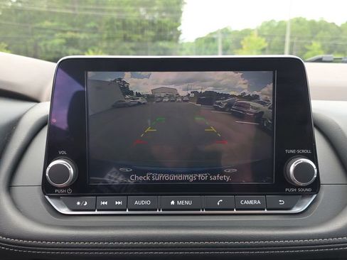 Used 2023 Nissan Rogue SV AWD/4WD image 19
