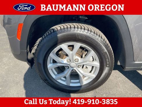 Used 2023 Jeep Grand Cherokee Limited AWD/4WD image 24
