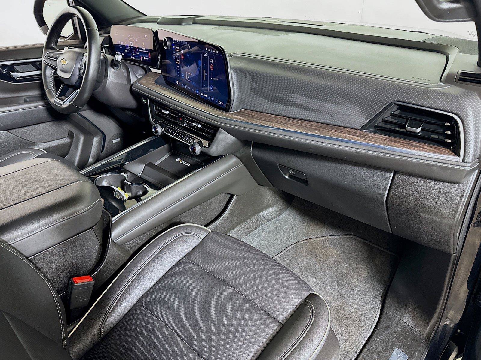 Certified 2025 Chevrolet Suburban Premier AWD/4WD image 29
