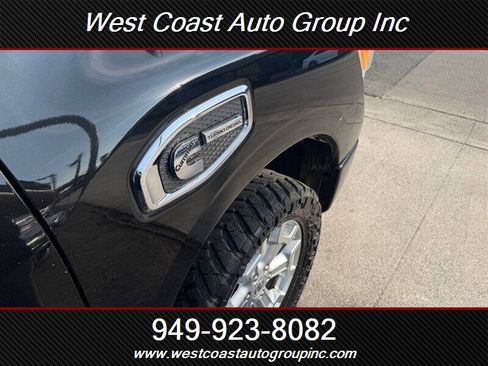 Used 2016 Nissan Titan SL image 25
