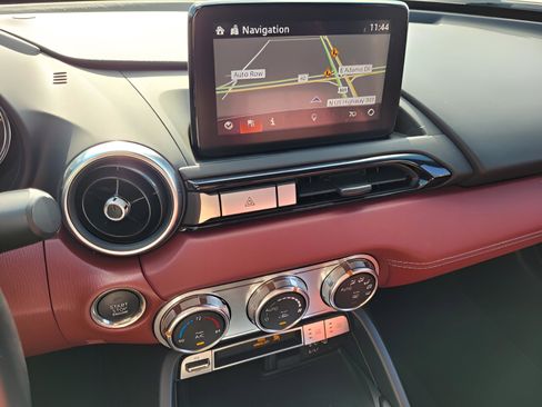 Used 2020 MAZDA MX-5 Miata RF Grand Touring image 15