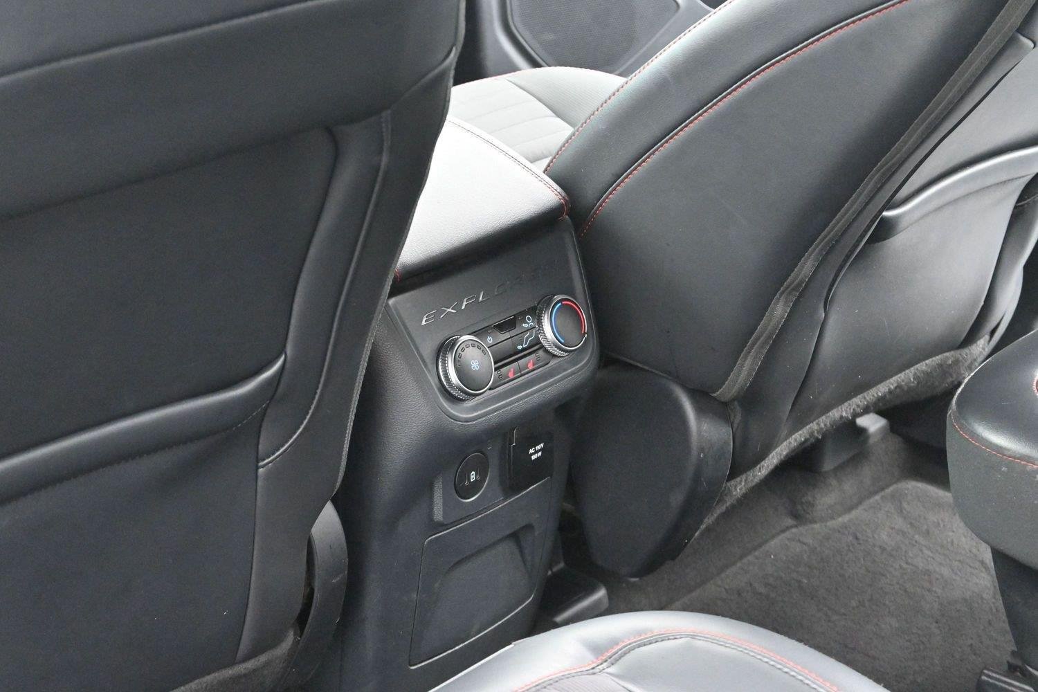 Used 2025 Ford Explorer ST-Line w/ Premium Package RWD image 30