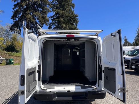 Used 2021 Nissan NV 3500 SV RWD image 16