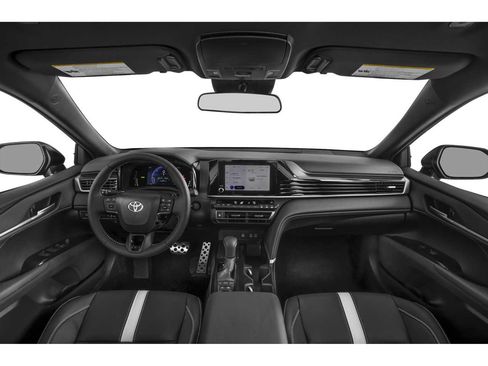 Used 2025 Toyota Camry SE FWD image 5