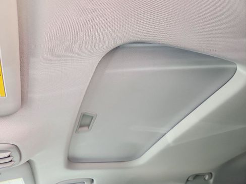 Used 2025 Chevrolet Trax ACTIV w/ Sunroof Package FWD image 18