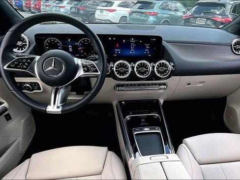 Used 2025 Mercedes-Benz GLA 250 image 4