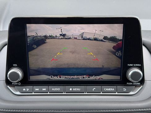 Certified 2026 Nissan Rogue SV image 30