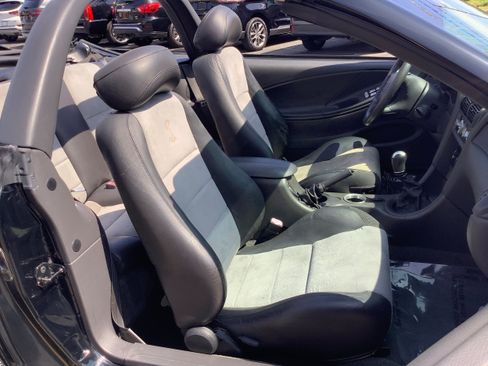Used 2004 Ford Mustang GT RWD image 18