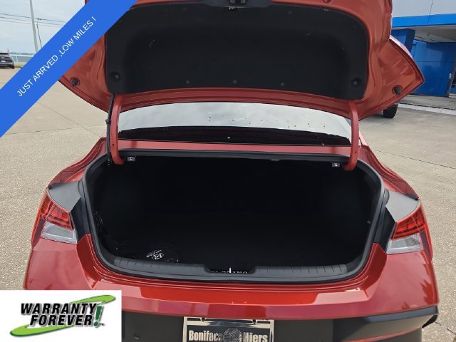 Used 2024 Hyundai Elantra Limited FWD image 7