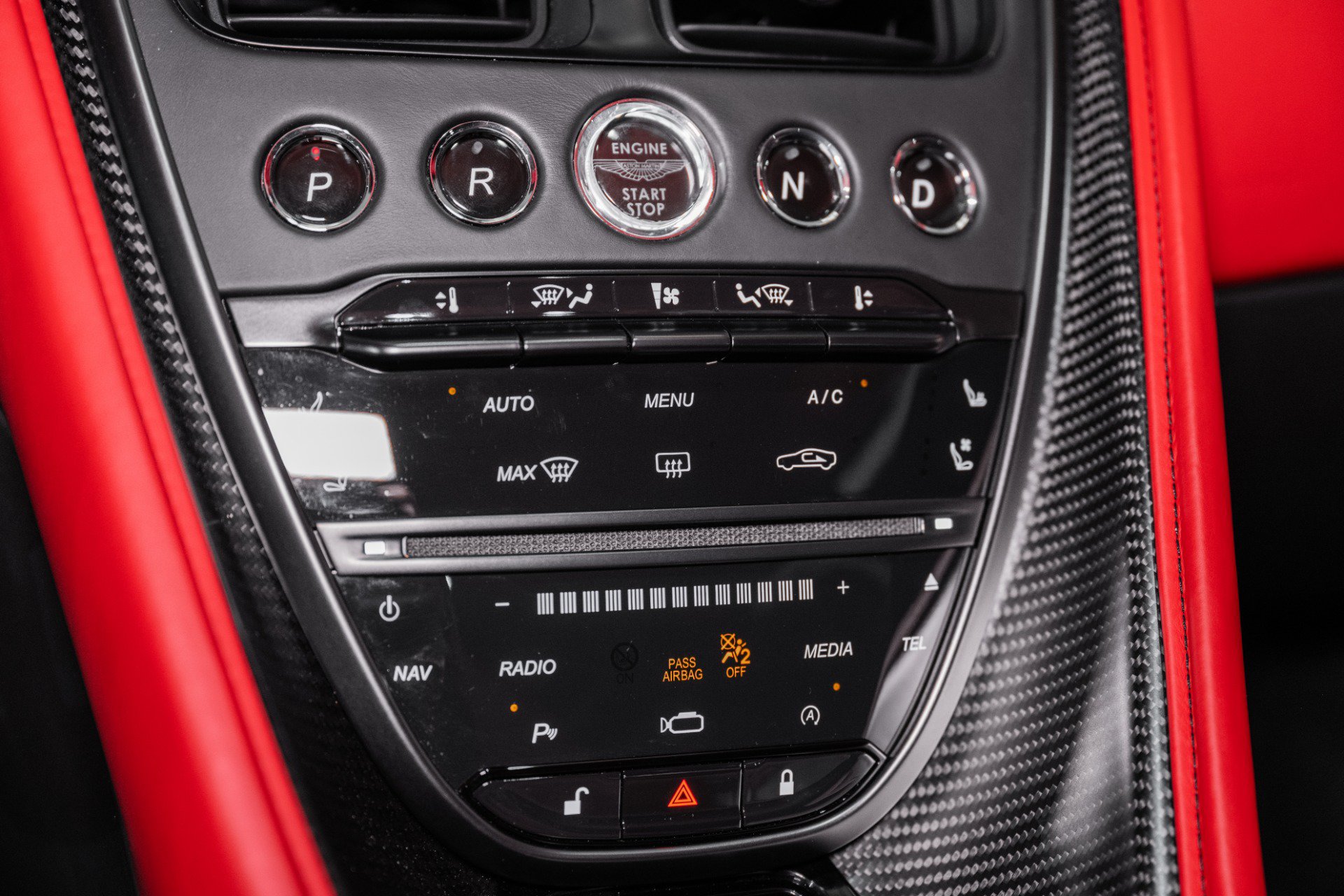 Used 2023 Aston Martin DB11 Coupe RWD image 28