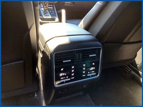 Used 2019 Porsche Cayenne w/ Premium Plus Package image 11