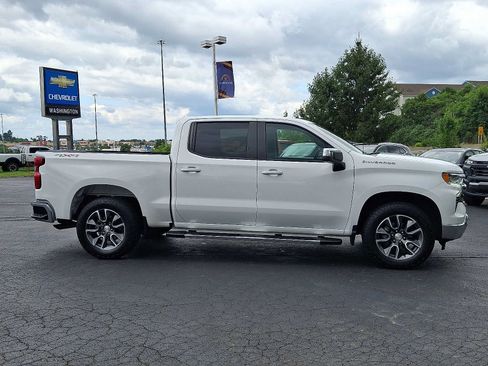 Used 2023 Chevrolet Silverado 1500 LT AWD/4WD image 7