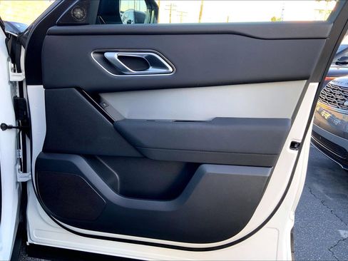 Used 2025 Land Rover Range Rover Velar S image 20