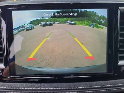 Used 2026 Chrysler Pacifica Select w/ S Appearance Package image 4