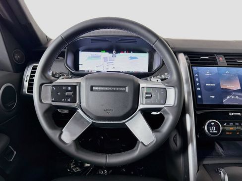 Used 2025 Land Rover Discovery S AWD/4WD image 24