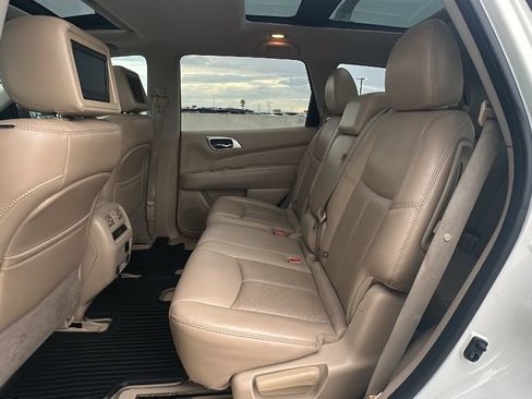 Used 2014 Nissan Pathfinder Platinum w/ Platinum Premium Package FWD image 34