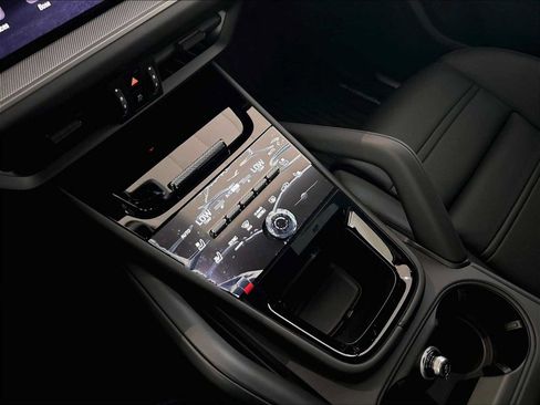 New 2026 Porsche Cayenne AWD/4WD image 18