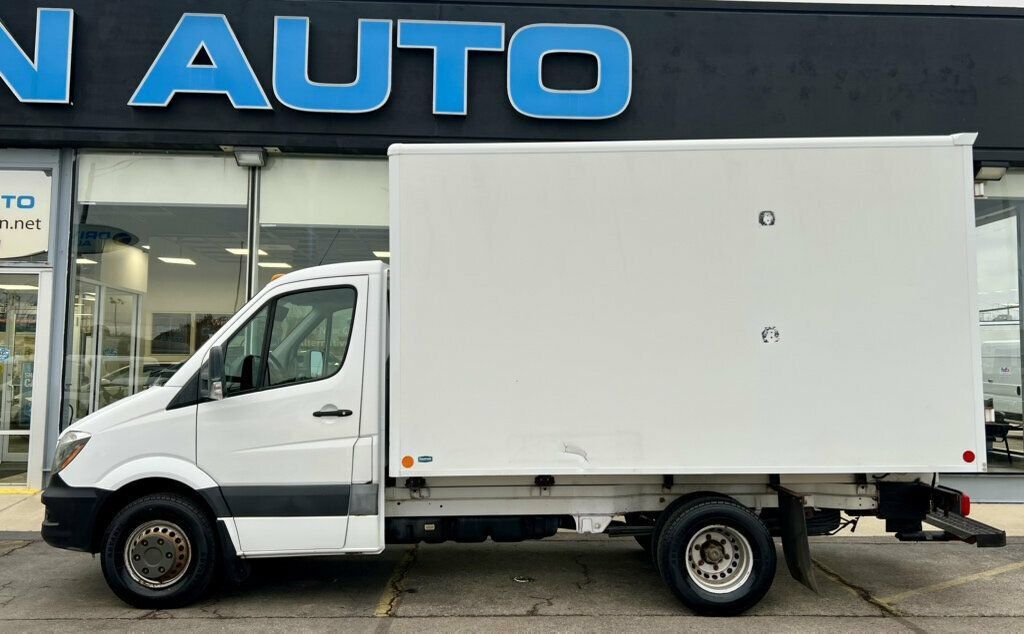 Used 2017 Freightliner Sprinter 3500 w/ Front Bench Seat Package RWD image 2