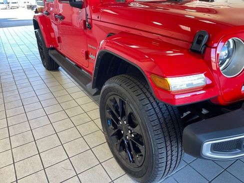 Used 2023 Jeep Wrangler Unlimited Sahara w/ Cold Weather Group AWD/4WD image 23