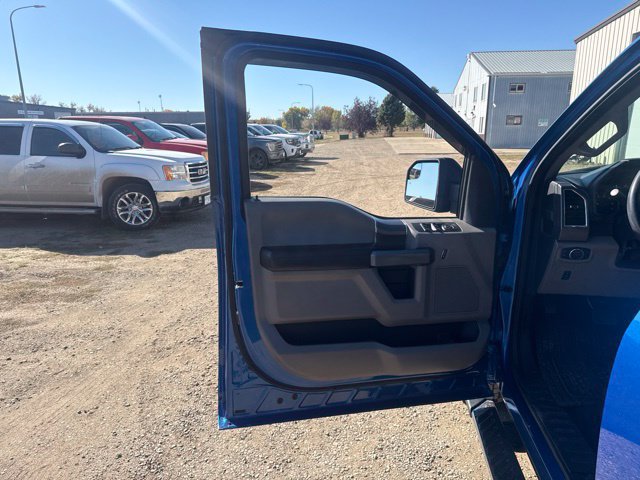 Used 2016 Ford F150 XLT w/ Equipment Group 302A Luxury AWD/4WD image 19