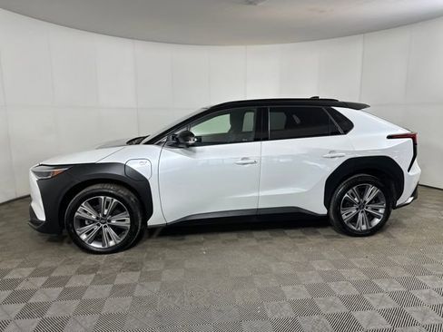 Used 2023 Subaru Solterra AWD image 6